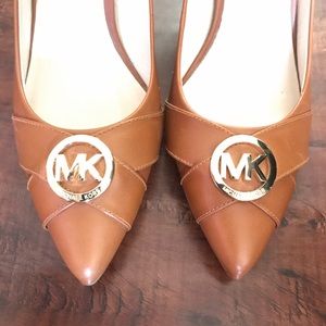*NEW*MK tan brown mid heel pumps size 9.5